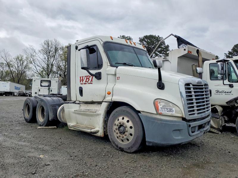 2016 Freightliner Cascadia 125 Semi Truck