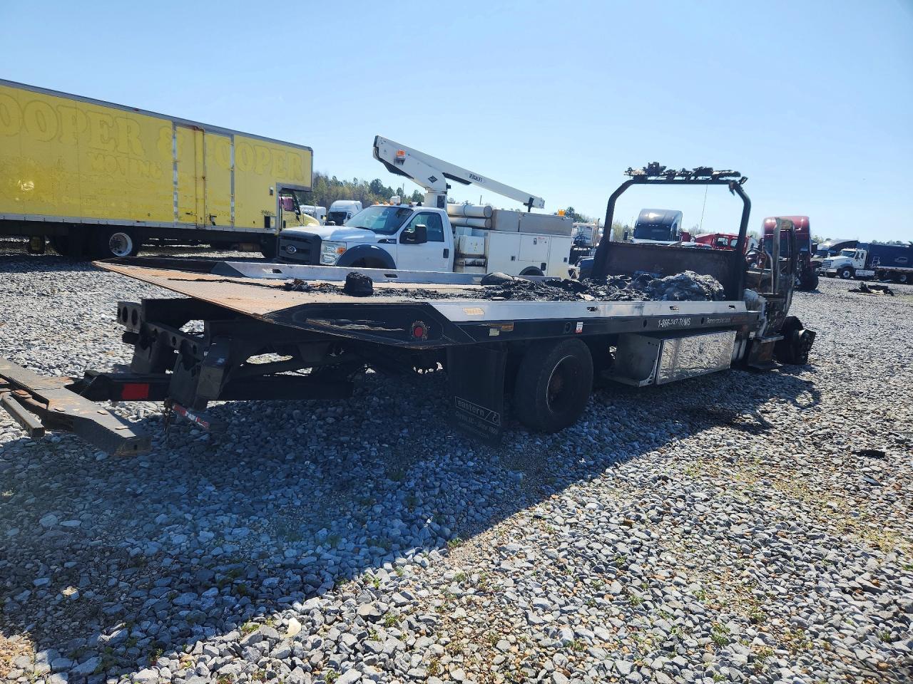 2019 Freigliner 2019 Freightliner Business Class M2 Rollback Truck