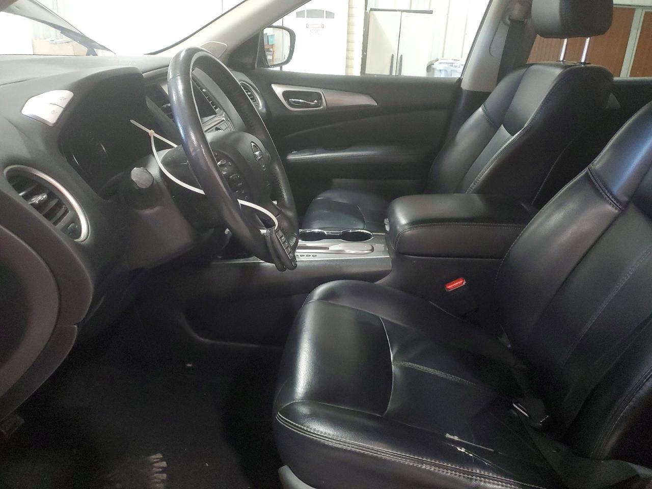 2017 Nissan Pathfinder sl