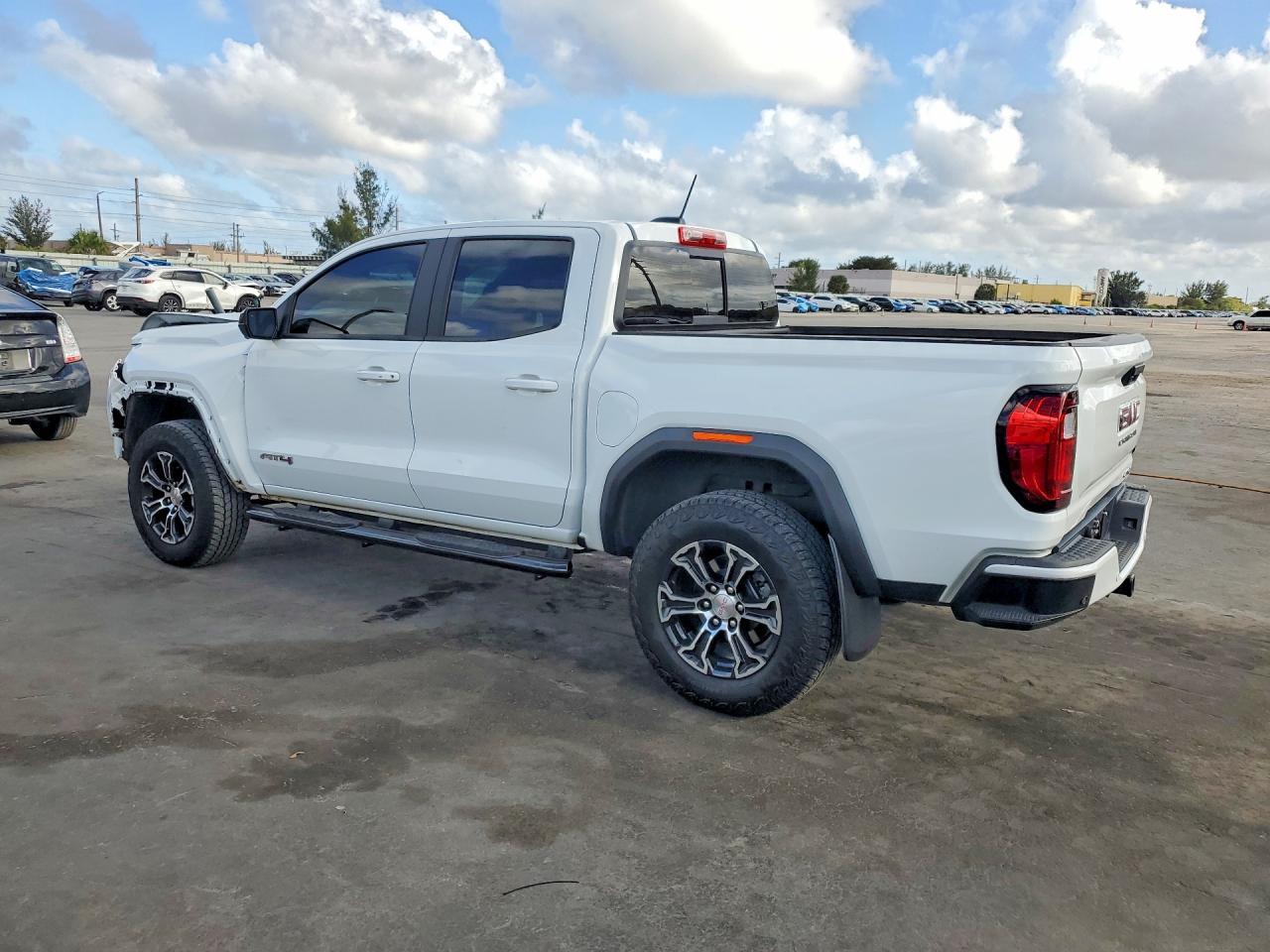 2024 GMC Canyon AT4