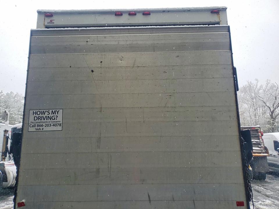 2016 Isuzu NPR HD BOX Truck