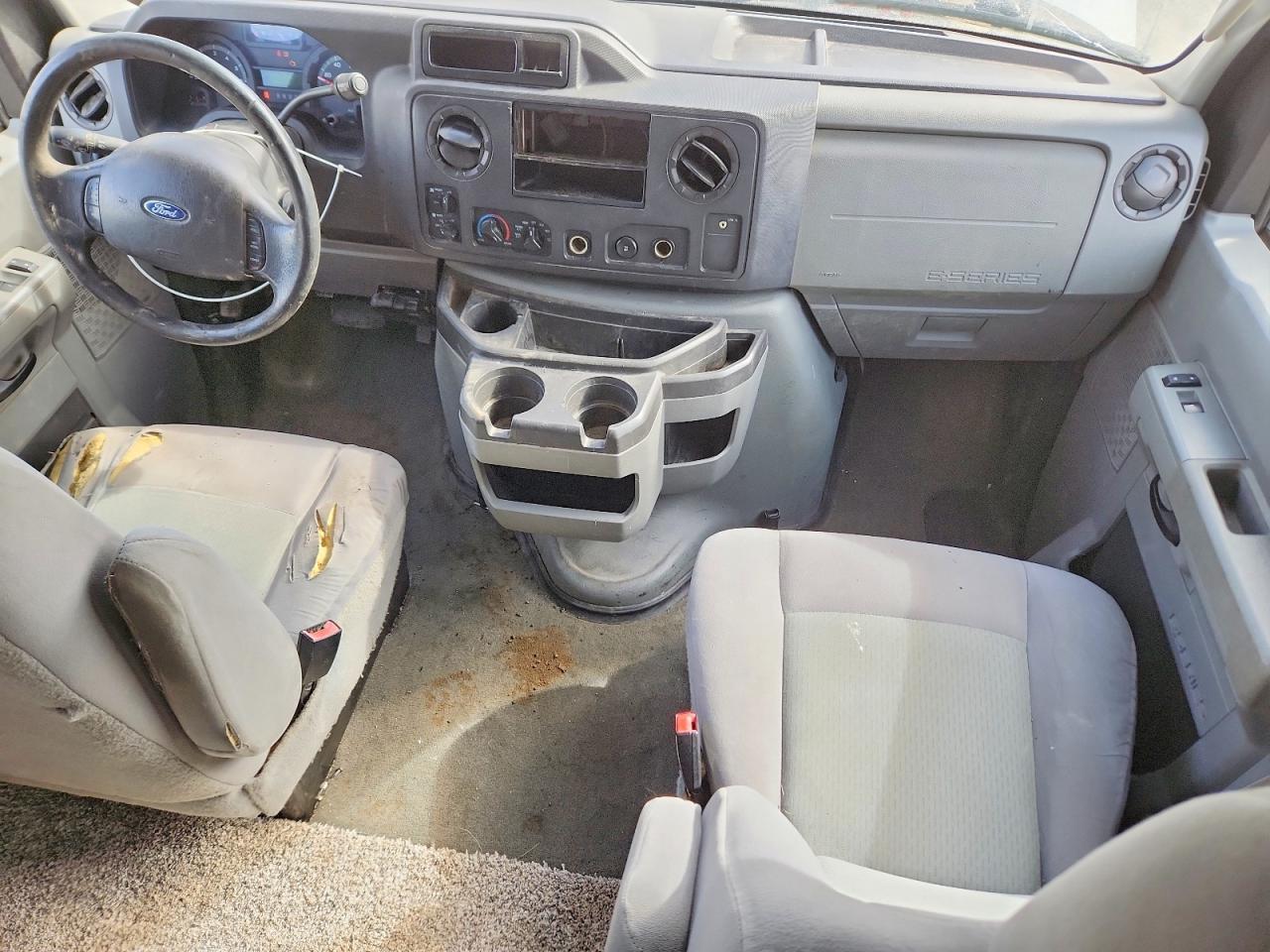 2012 Ford Econoline E350 Super Duty Wagon