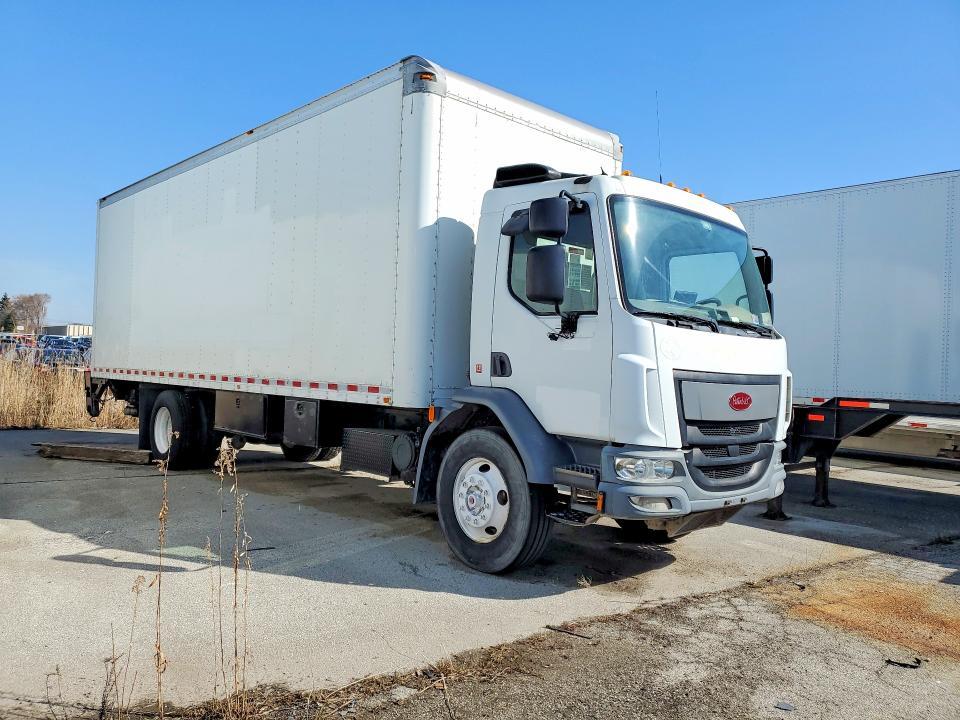 2015 Peterbilt 220 BOX Truck