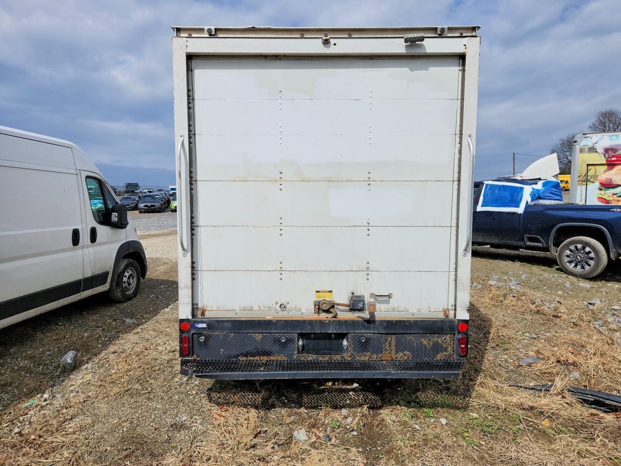 2019 Chev Rolet Express Delivery Truck