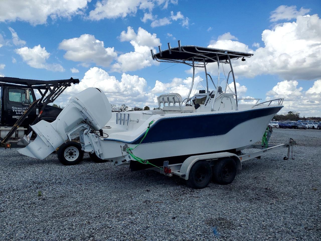2003 Dynasty Boats Boat