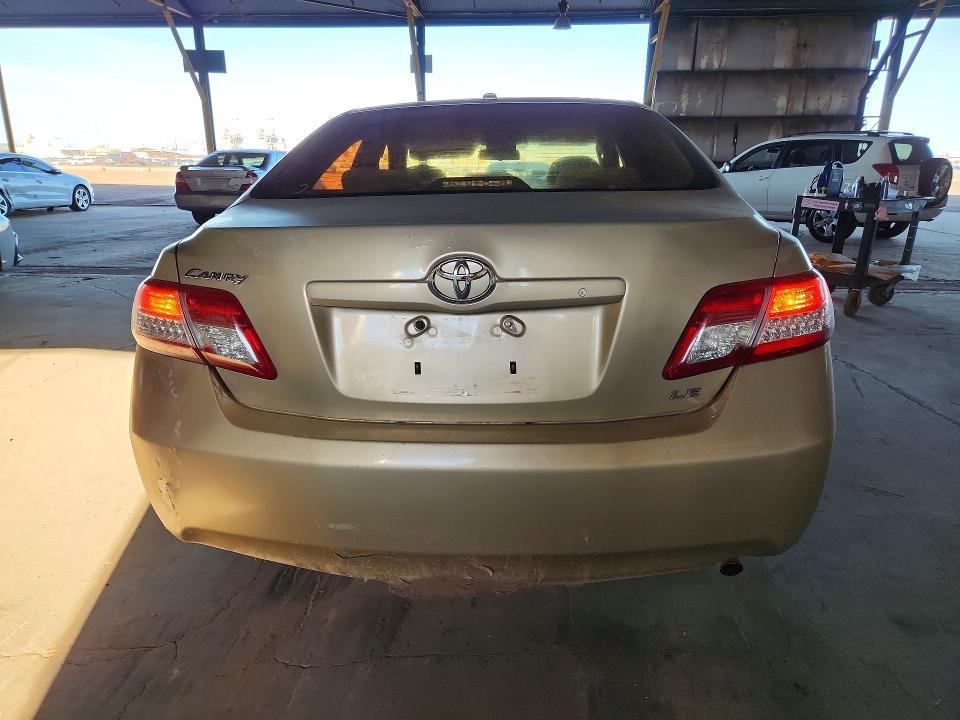 2010 Toyota Camry le