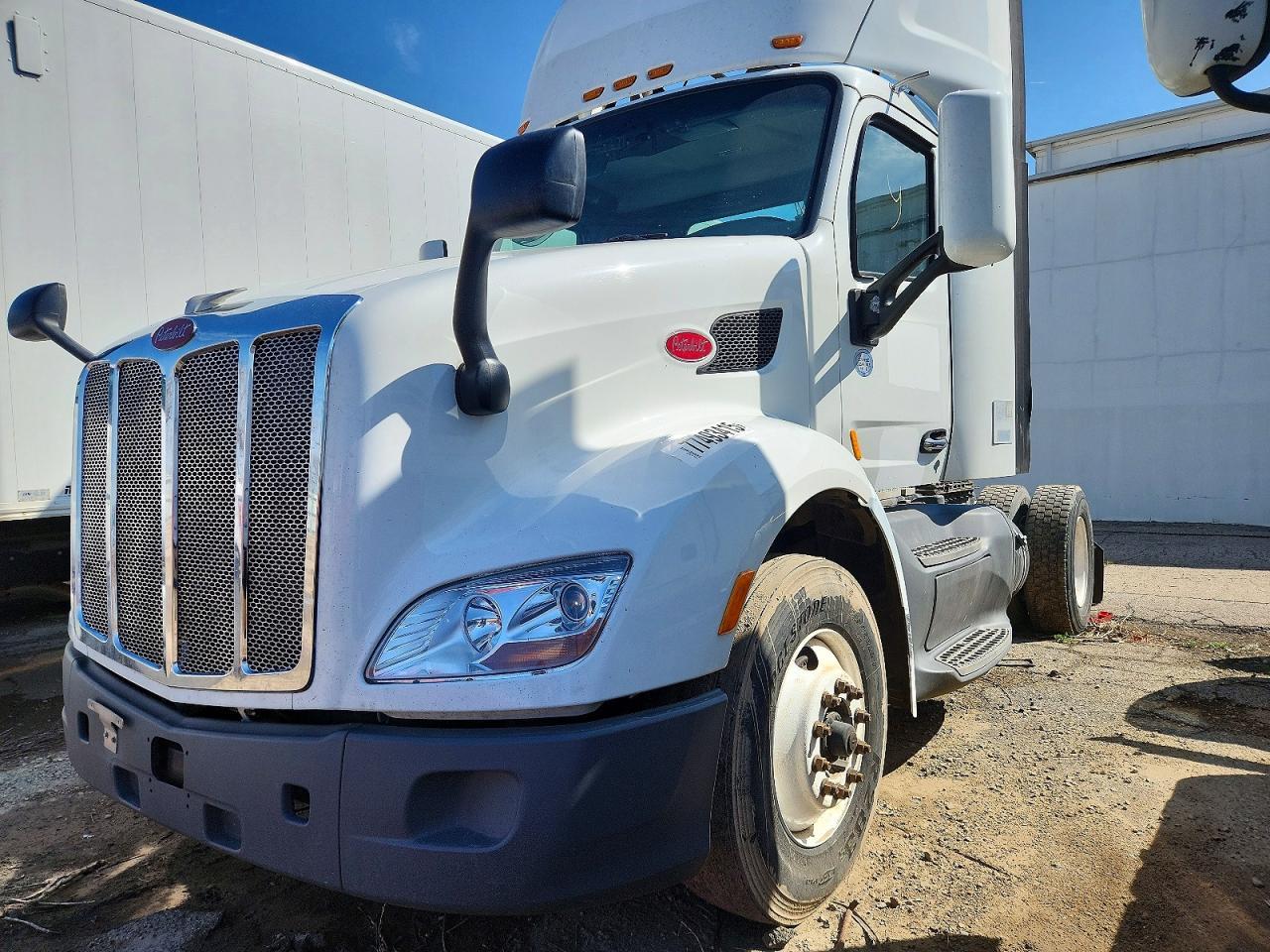 2017 Peterbilt 579 Semi Truck
