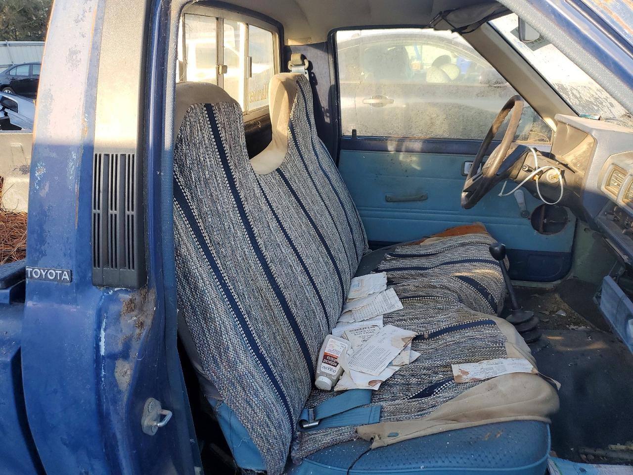 1984 Toyota Pickup Base