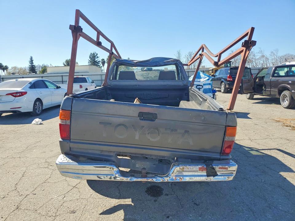 1988 Toyota Pickup Base