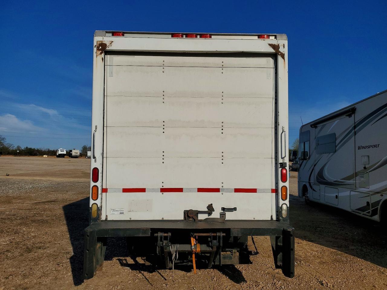 2001 Isuzu NPR HD BOX Truck