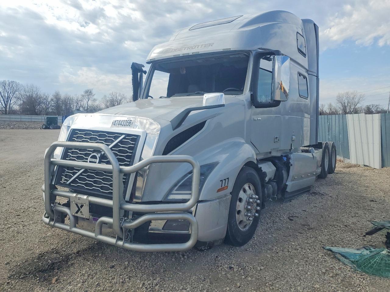 2020 Volv O VNL Semi Truck