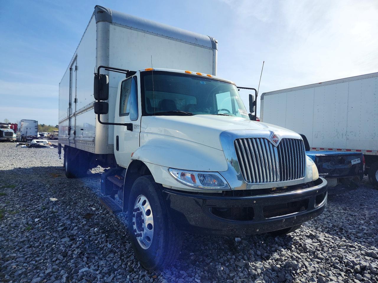 2019 International 4300 BOX Truck