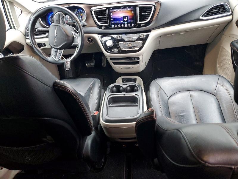 2017 Chrysler Pacifica Touring l