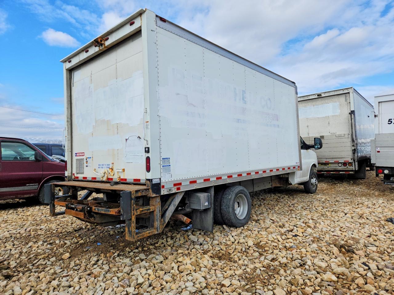 2019 Chevrolet Express BOX Truck