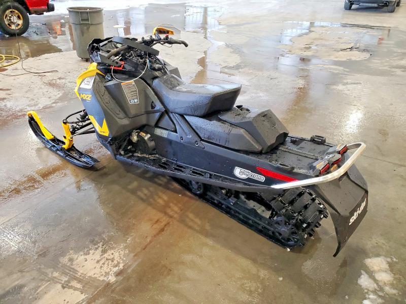2025 Skidoo Mxz neo 600cc