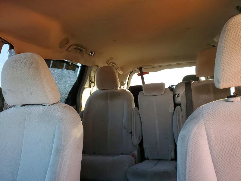2014 Toyota Sienna le 8-passenger