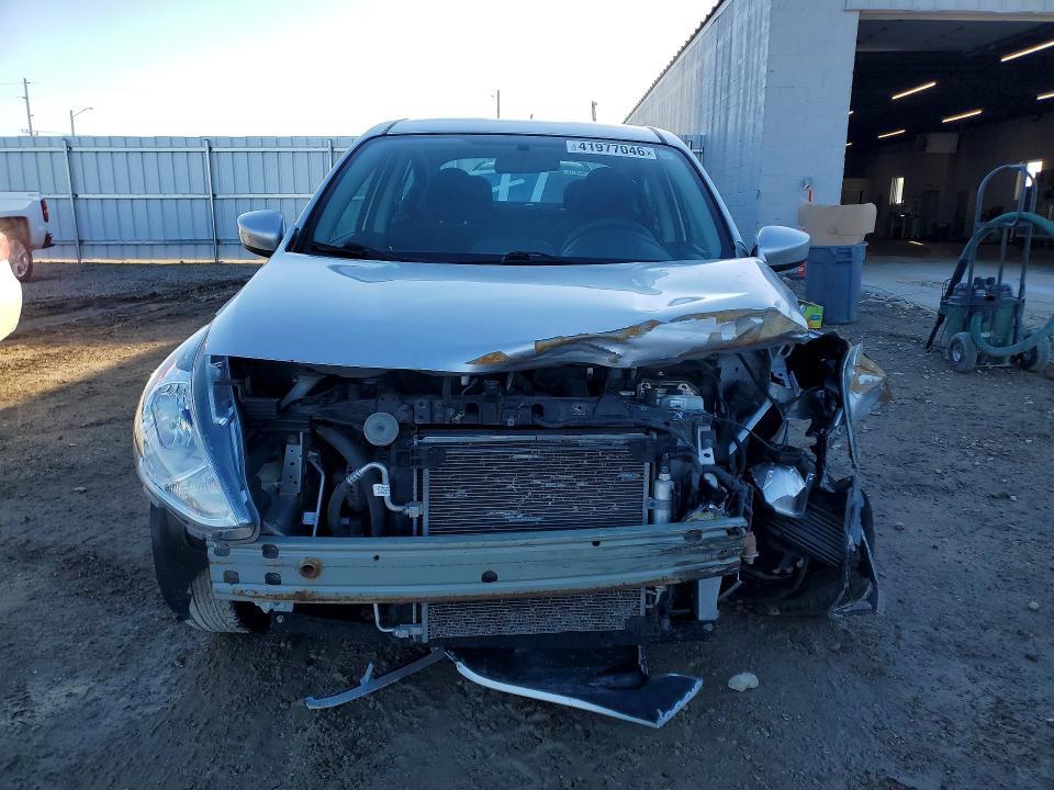 2018 Nissan Versa sv