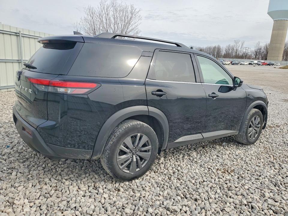 2025 Nissan Pathfinder sv