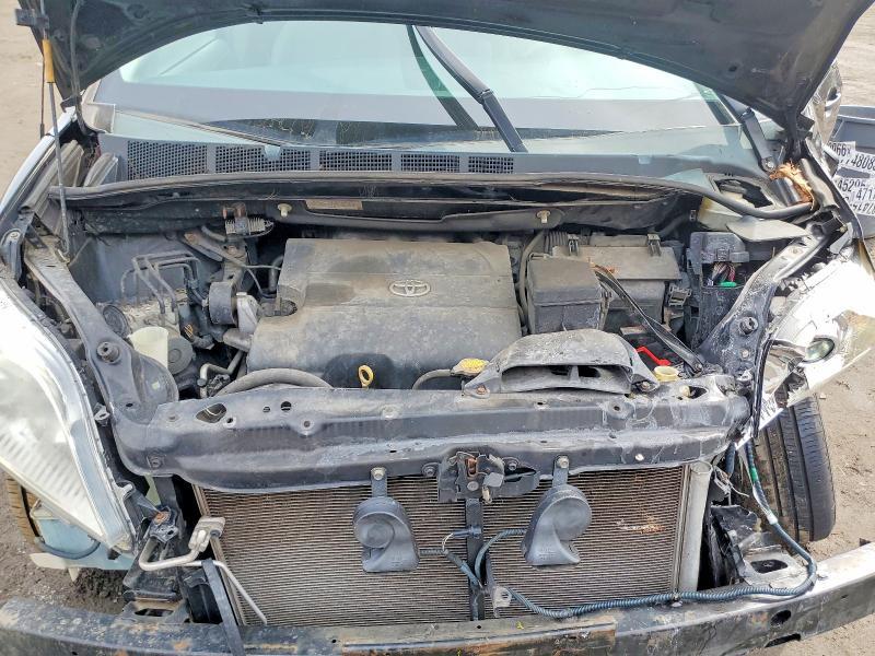 2014 Toyota Sienna le 8-passenger