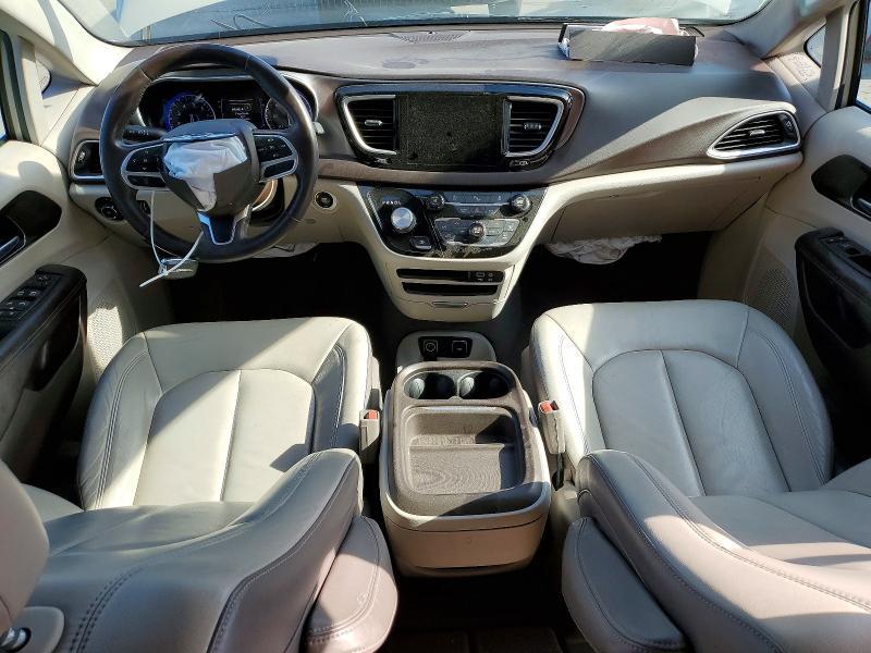 2017 Chrysler Pacifica Touring l
