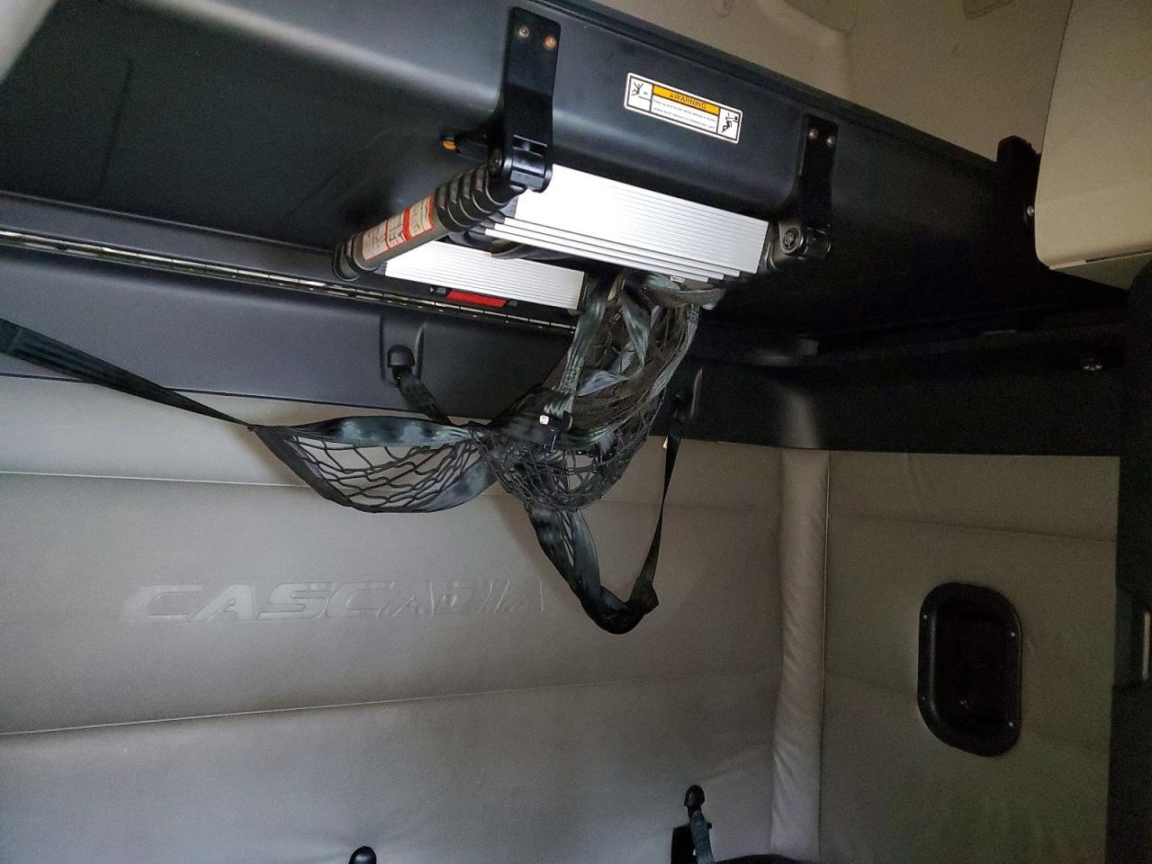 2022 Freigliner 2022 Freightliner Cascadia 126 Semi Truck
