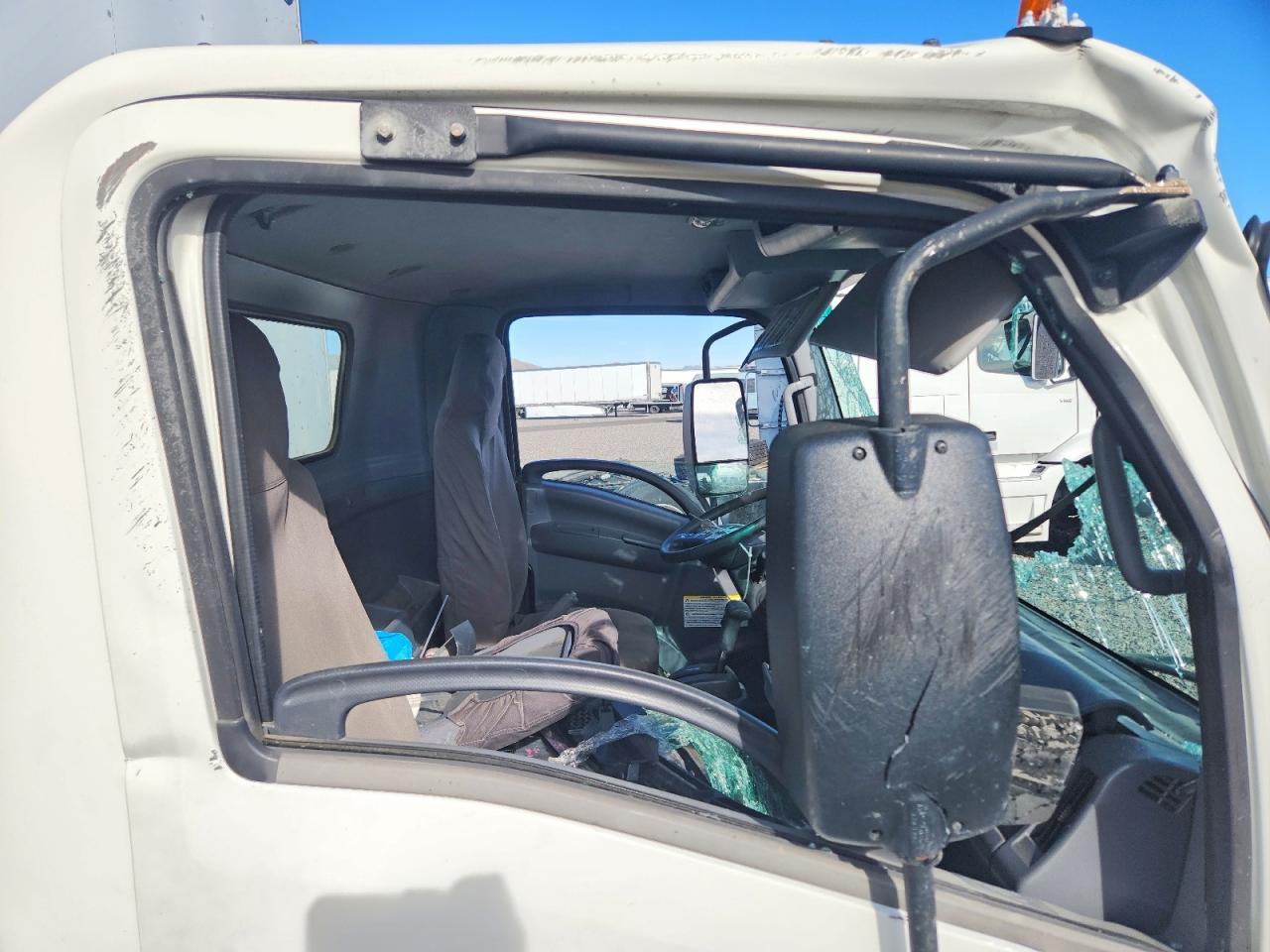 2017 Isuzu NPR HD BOX Truck