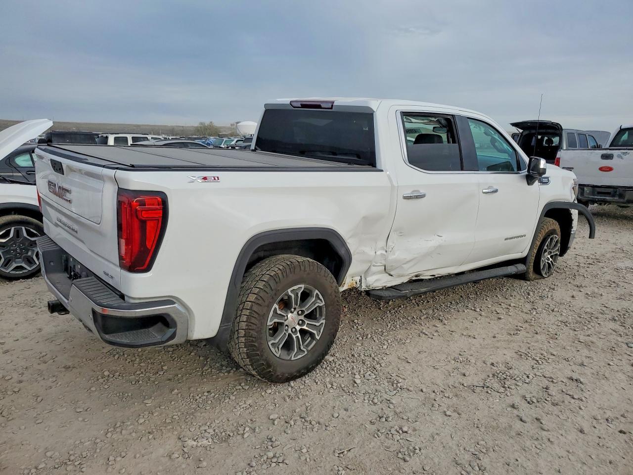 2020 GMC Sierra K1500 SLT