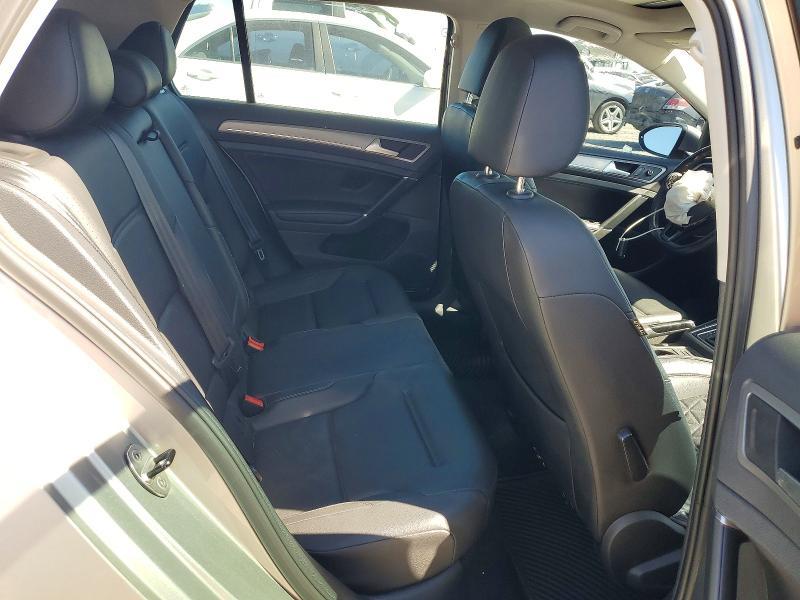 2016 Volkswagen Golf s