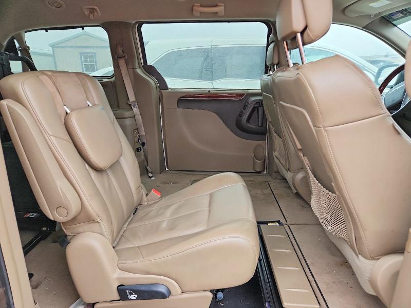 2012 Chrysler Town & Country Limited