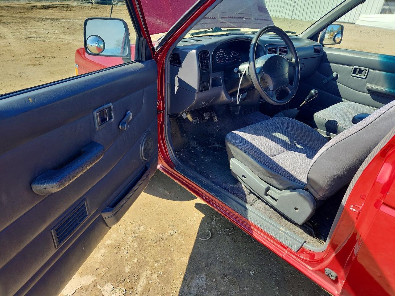 1996 Nissan Truck XE