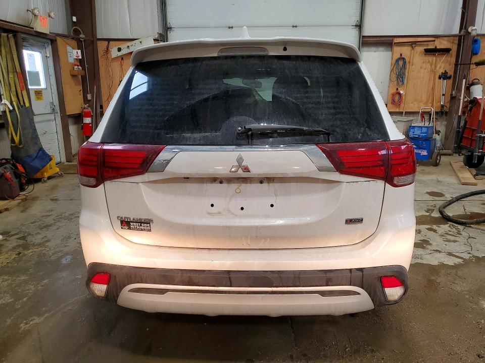 2020 Mitsubishi Outlander es