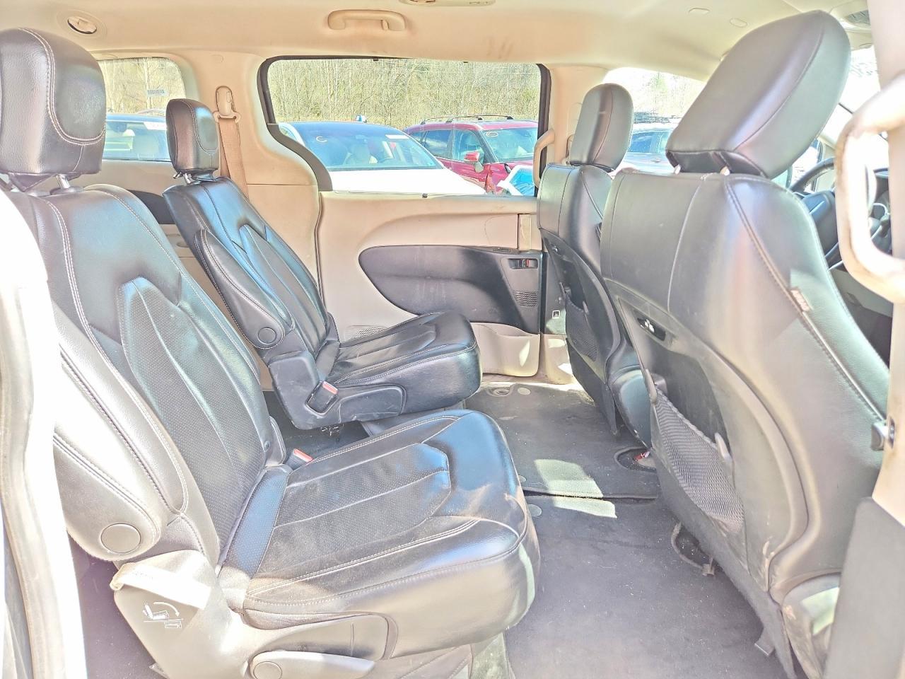 2022 Chrysler Pacifica Touring l