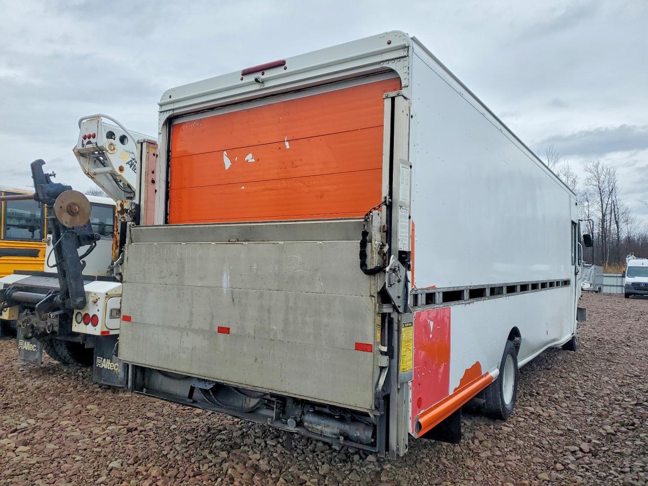 2014 Freigliner 2014 Freightliner MT55 Chassis Delivery Truck