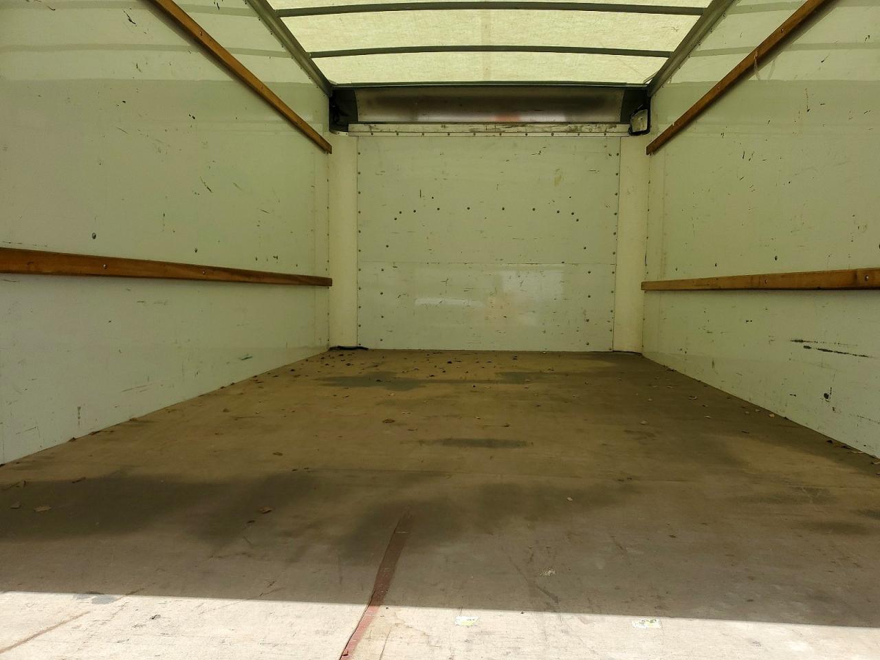 2022 GMC Savana BOX Truck