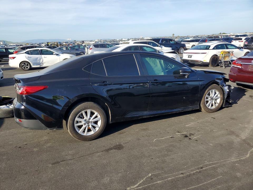 2025 Toyota Camry le