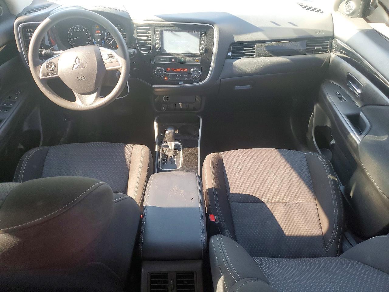 2019 Mitsubishi Outlander es
