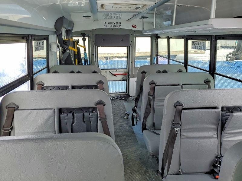 2017 GMC Savana Cutaway G4500