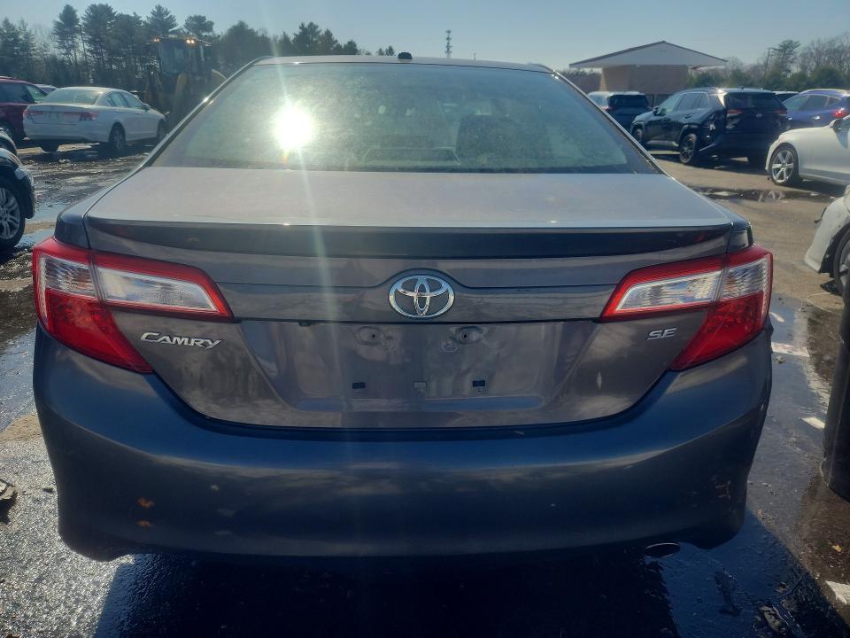 2014 Toyota Camry se