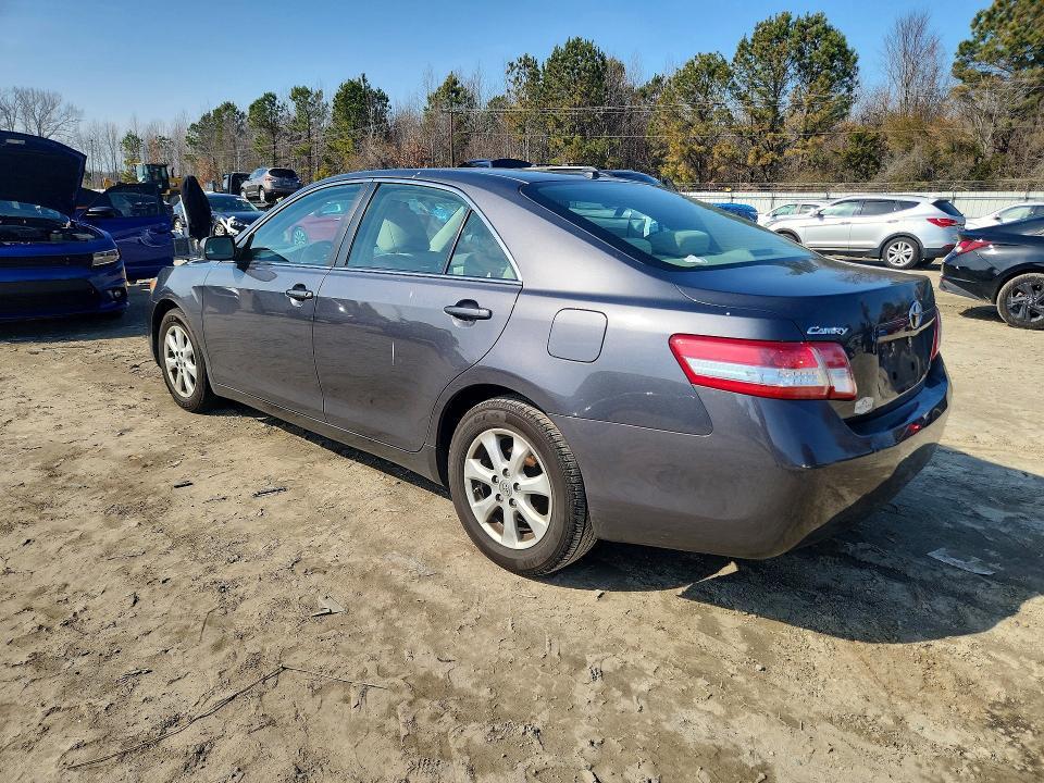 2011 Toyota Camry le