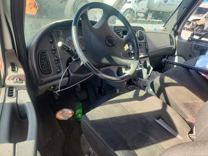 2022 Freigliner 2022 Freightliner Business Class M2 BOX Truck