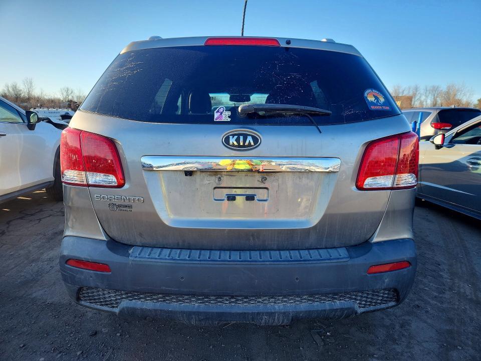 2011 KIA Sorento lx