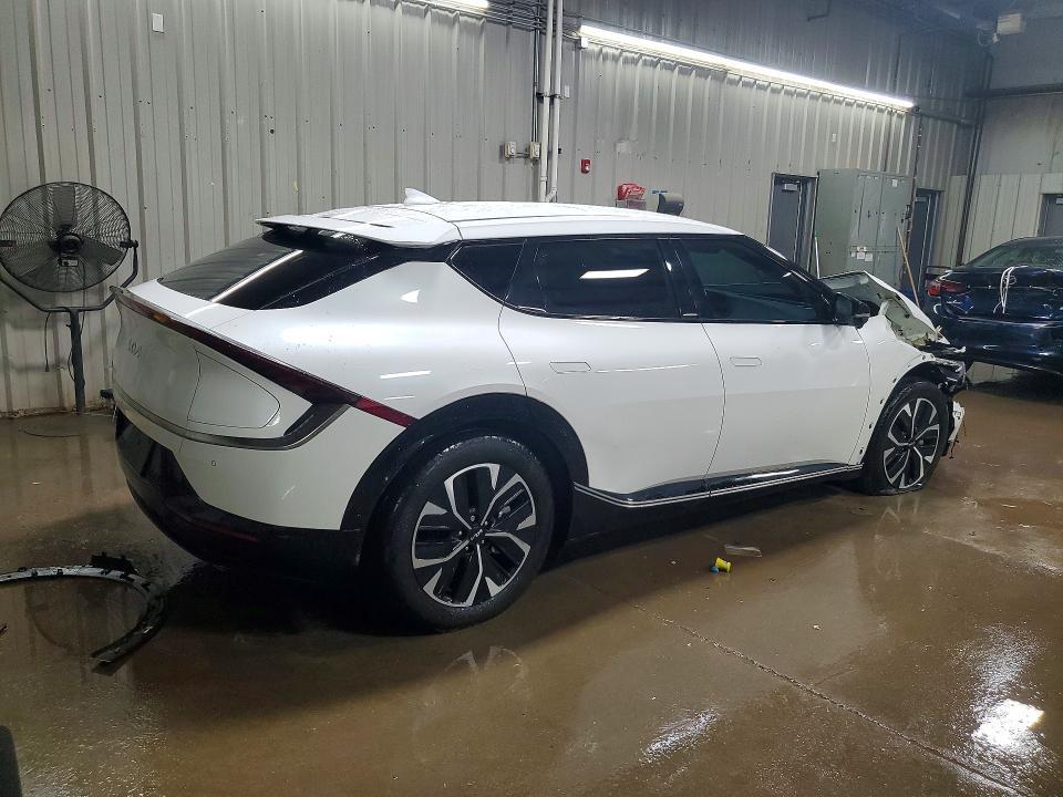 2024 KIA EV6 Wind
