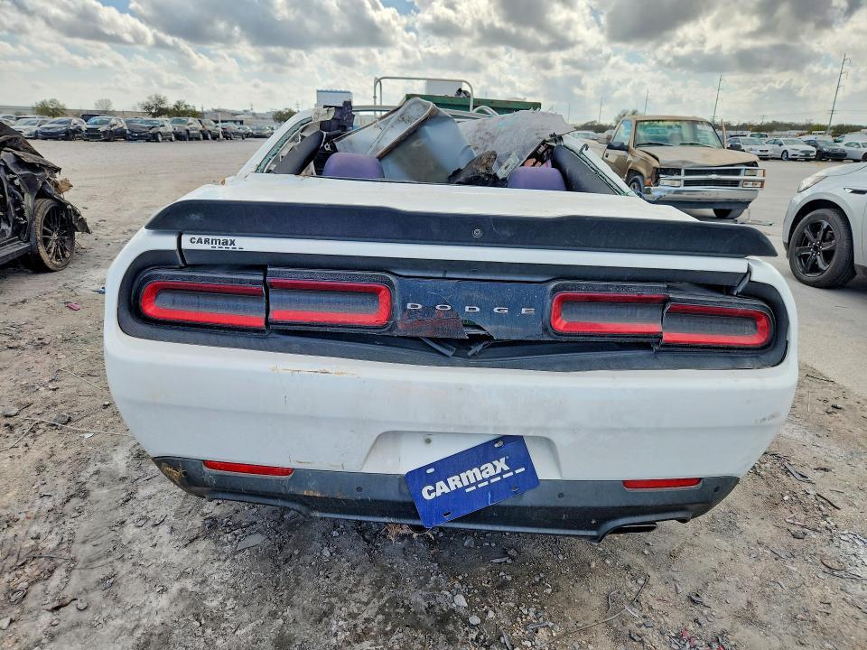 2018 Dodge Challenger r
