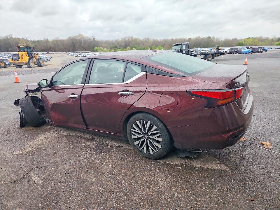 2024 Nissan Altima 2.5 sv