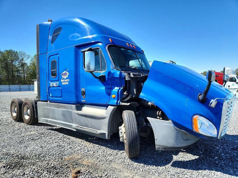 2015 Freightliner Cascadia Semi Truck