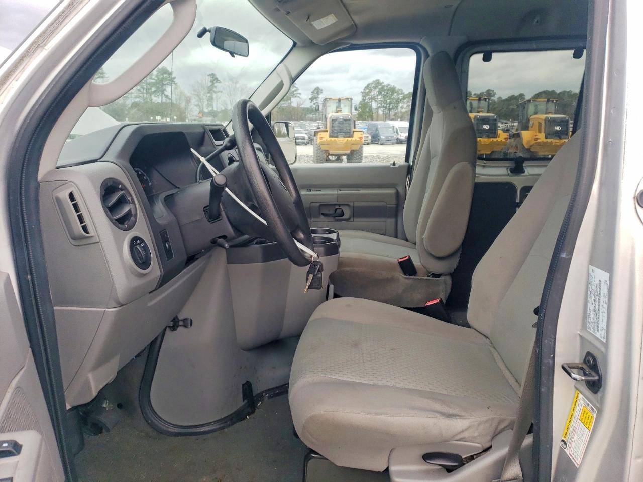 2010 Ford Econoline E350 Super Duty Wagon