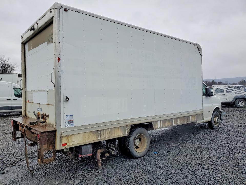 2018 Chevrolet Express BOX Truck