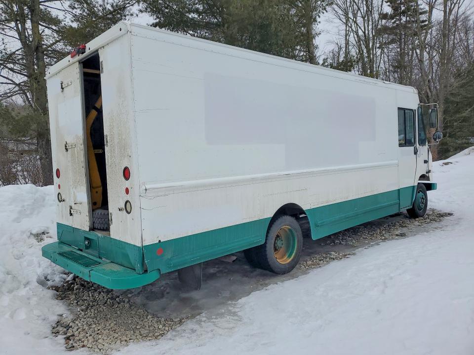 2015 Freightliner MT 45G Chassis Delivery Truck