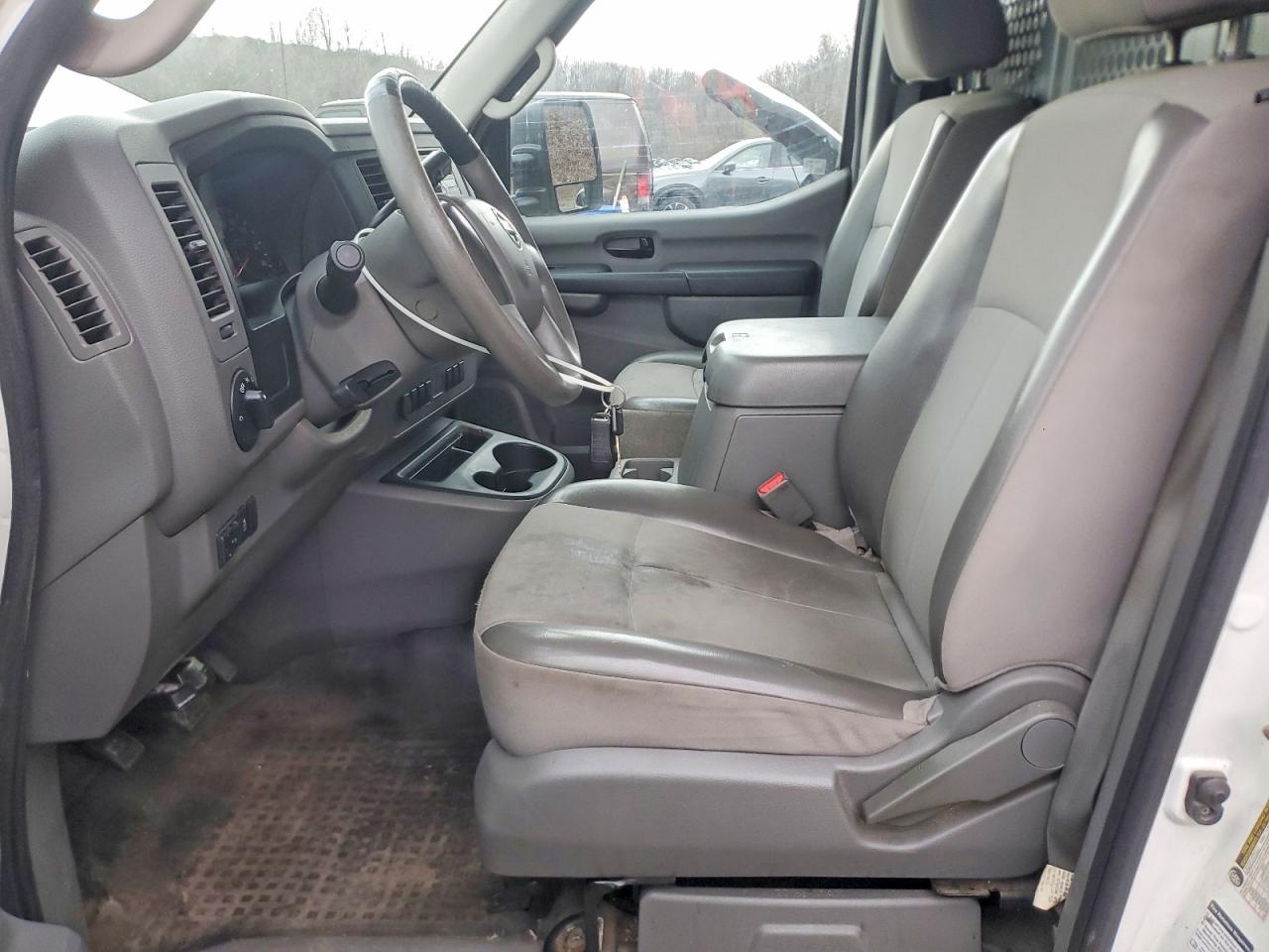 2013 Nissan NV 2500 HD S