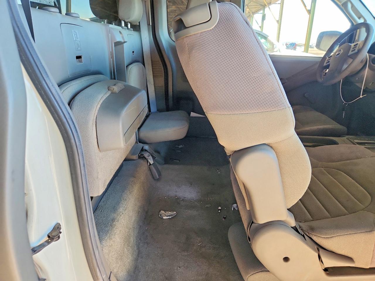 2014 Nissan Frontier S